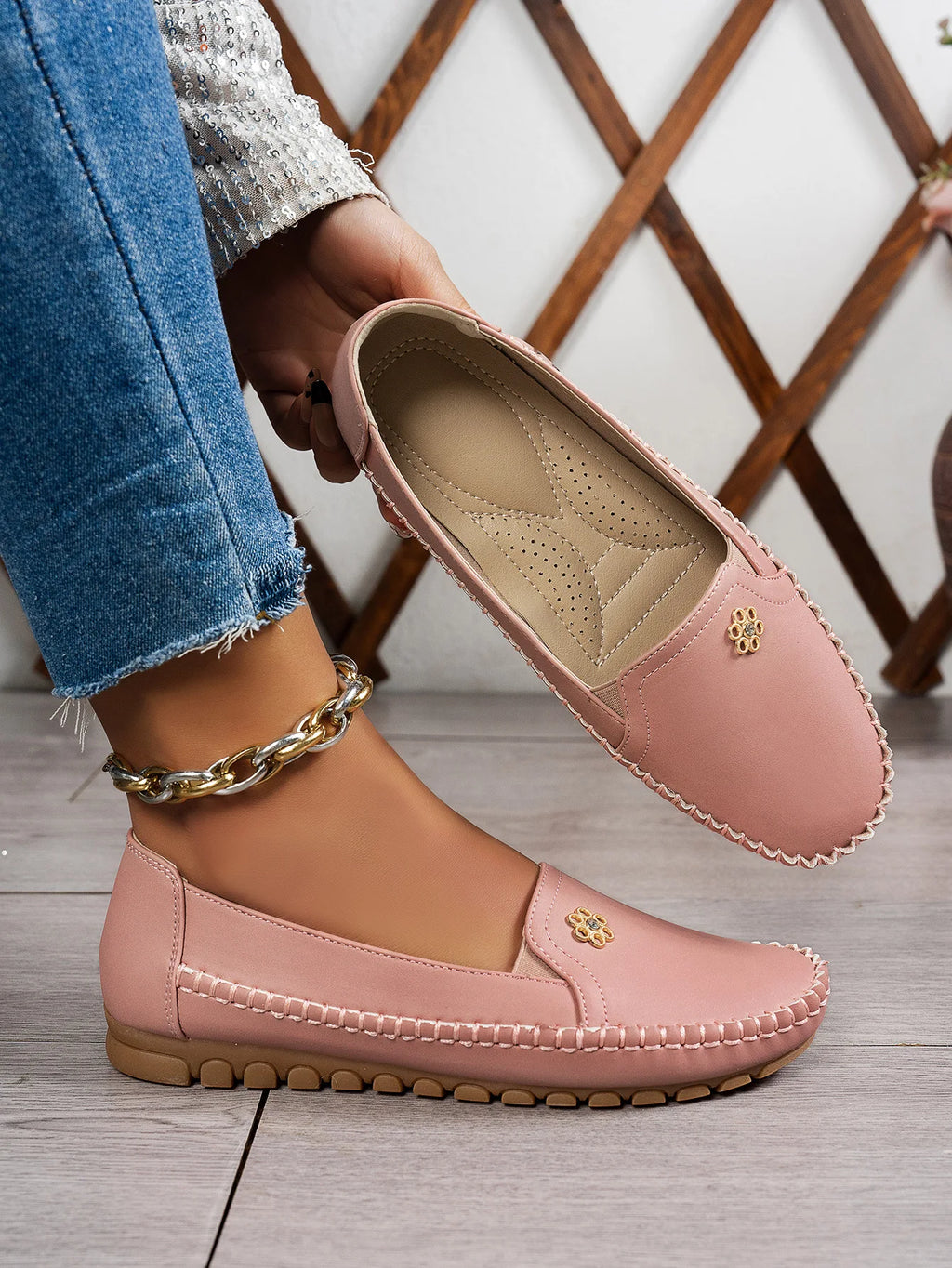 Comfortable Women's Loafers Laser Stitch Detail Flat Shoes Casual Comfortable Slip On Classic Trendy Streetwear